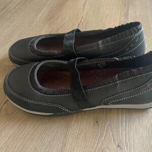 LL Bean Women's Black Leather Mary Jane Slip-On Loafer Shoes 8